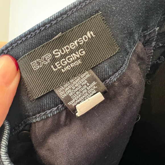 Express Supersoft Legging jean Mid Rise Dark wash Size 10R - Picture 4 of 6